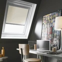 Store fenêtre de toit occultant compatible VELUX M04 78x98cm Beige - MADECO-Protecta New