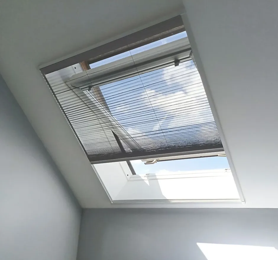 Avosdim Store Moustiquaire Plissé pour Fenêtre de Toit - L80 x H160cm