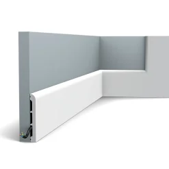 Orac Decor SX184 Plinthe - 11x1,3x200cm (h x p x L) - plinthe décorative polymère Pack 2 pièces / RAL9003