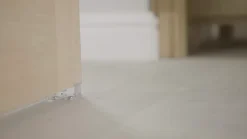 Système coulissant avec habillage pour porte en bois- Outlet