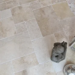 Albedo Pierre Travertin OPUS 1er choix - Vendu par set - set de 0,74m2