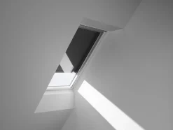 Volet roulant rigide pour fenêtre de toit, gris anthracite, à énergie solaire, l.55 x H.78 cm, SSL CK02 0000S-Velux New