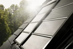 Volet roulant souple pour fenêtre de toit, gris anthracite, à énergie solaire, l.78 x H.140 cm, SSS MK08 0000S-Velux Sale