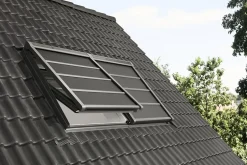 Velux Volet roulant souple pour fenêtre de toit, gris anthracite, à énergie solaire, l.78 x H.118 cm, SSS MK06 0000S