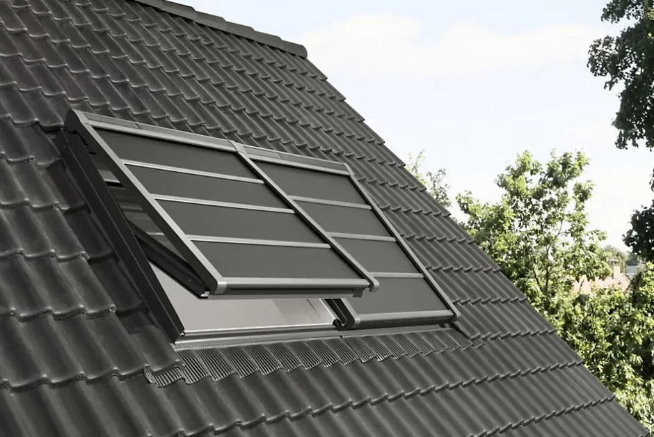 Velux Volet roulant souple pour fenêtre de toit, gris anthracite, à énergie solaire, l.55 x H.78 cm, SSS CK02 0000S